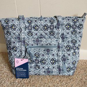 Vera Bradley small tote great Christmas